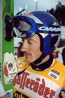 Autor: Maja Czepek
Opis: Zawody w skokach narciarskich World Cup Fallun - Adam Maysz - Mistrz wiata 2002